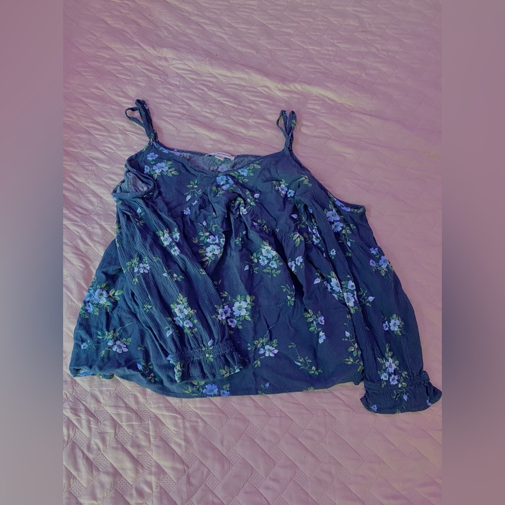 American eagle off the shoulder long sleeve floral top.